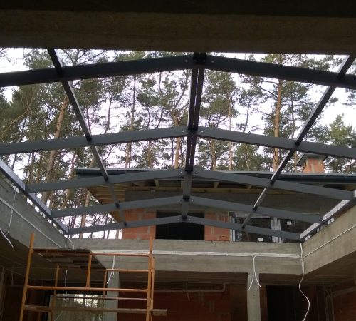 dach z profili aluminiowych